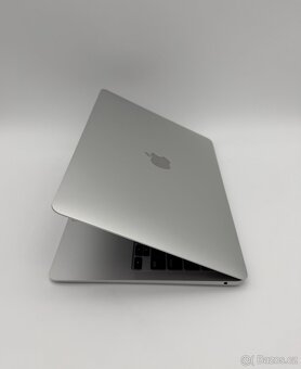 MacBook Air 13" M1 8/256GB Silver + ZÁRUKA - 4