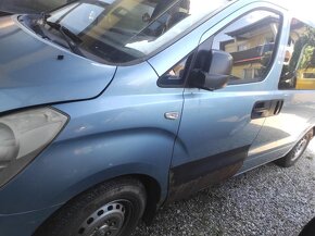 Prodám Hyundai H 1 2.5CR   100 Kw  r.v.2010 - 4