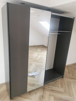 Šatní skříň (grafit se zrcadlem) - 4