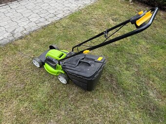 Sekačka na trávu elektricka - 4