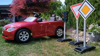 šlapací auto BMW 645 CI + semafor a dopravní značky - 4