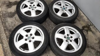 Pěkná alu kola R15 originál škoda 5x100 - 4