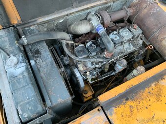 Hyundai 210LC robex - 4