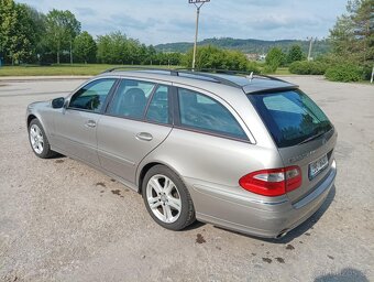 Mercedes Benz - 4