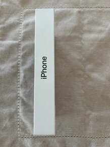 Prodám IPhone 16 black 256 gb nový originálně zabalený - 4
