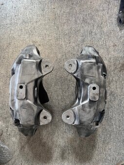 Přední Brembo třmeny VW Touareg - 4