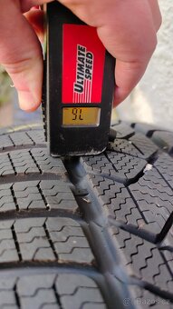 Pneu Pirelli Sotozero 225 45 R17 - 4