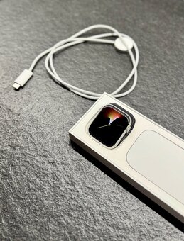 Apple Watch Series 8 45mm stříbrné - 4