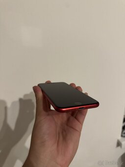 Apple iPhone SE 20 64GB červený - 4