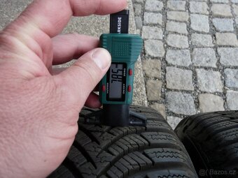 ZIMNÍ PNEU + DISKY RENAULT 175/65R14 - 4