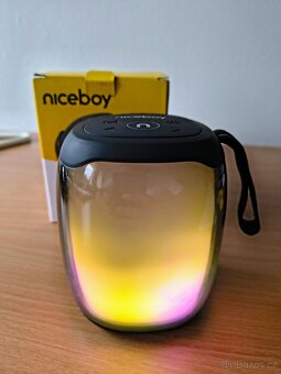 Bezdrátový bluetooth reproduktor svítící Powerbanka - 4