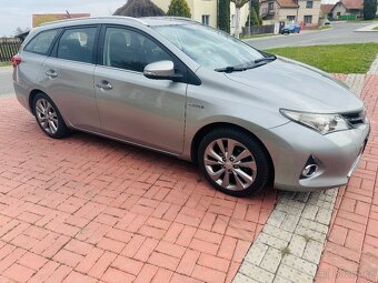 Toyota Auris 1.8 -73 kW Hybrid , kamera 2014 - 4