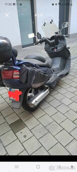 Suzuki Burgman 400 - 4