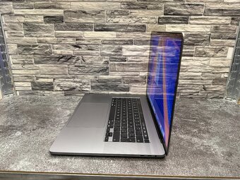 MacBook Pro 16" 2019 i7 / 16GB / 500GB / Pro 5300M - 4