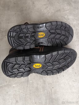 Pracovní obuv 43 - 4