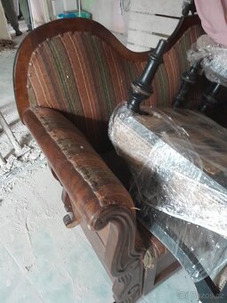 Starožitná masivní sofa - 4