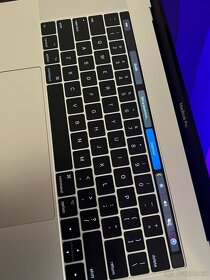 MacBook Pro 15, i7, 2017, 16GB RAM, 256 GB, TOP STAV - 4