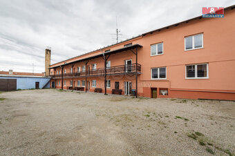 Multifunkční objekt, 2203 m², Lišov, ul. třída 5. května - 4