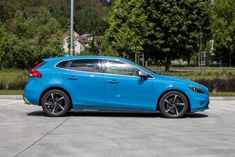 Volvo V40 D4 2.0L Drive-E Momentum - 4