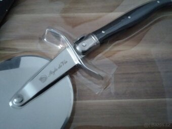 KRÁJEČ NA PIZZU s akáciovým prkénkem, Laguiole Premium Line - 4