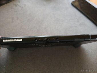 Nintendo Switch V2 - 4