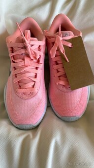 NIKE PÁNSKÁ BASKETBALOVÁ OBUV vel.39 - 4