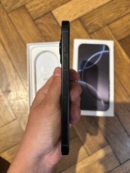 iPhone 16 pro 128 gb černý titan - 4