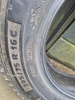 Pneu 205/75 R 16C - 4