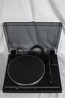 Gramofon YAMAHA - 4