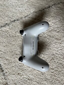 Herní konzole PlayStation 4 Pro - 4