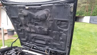 BMW E32 750 12V 5.0 - 4