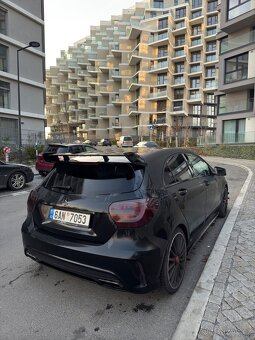 Mercedes A 45 AMG - 4