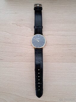 Elegantní černé hodinky - 4
