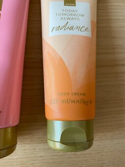 Nová dámská tělová mléka/krémy Avon - 125 ml - různé - 4