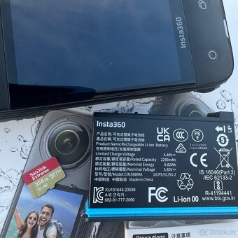 Insta360 X4 + nabijecka - 4