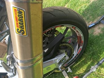 Prodám Aprilia Tuono v2 1000RR - 4