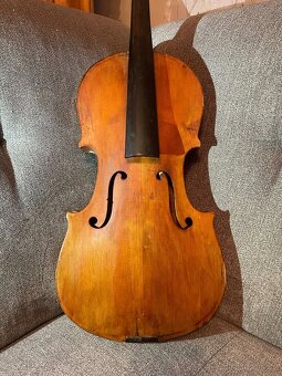 Housle 4/4 - 4