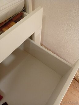 Souprava postel, stůl, knihovna - 4