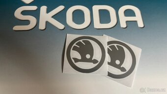 Nálepka na poklici kola Škoda, více barev - 4