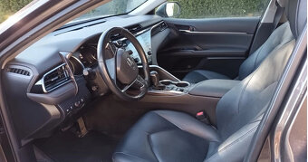 Toyota Camry - 4