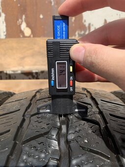 4ks 215/65/16C Continental/2020/109-107R - 4