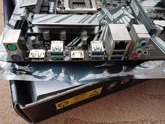 MB ASUS Prime Z390 – P + CPU, sock. 1151 - 4