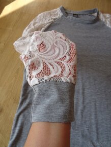Šedé tričko s dlouhým ozdobným rukávem - vel. M - 4