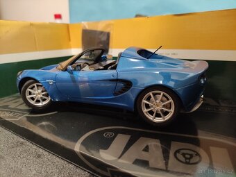 Prodám nový model 1:18 Lotus 111S spider - 4