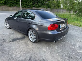 BMW 330i - 4
