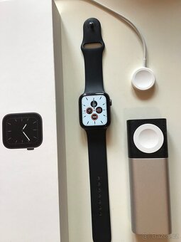Prodám Apple Watch 5 - 4