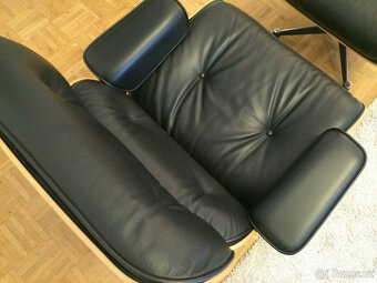 Originální křeslo Charles & Ray Eames s taburetem od Vitra - - 4