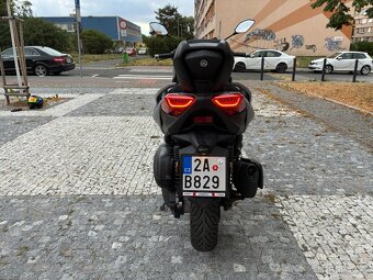 Yamaha XMAX 300 Icon Grey - plná výbava, 5tis. km - 4