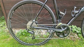 Gravel kolo 4EVER Gromvel 2 – Shimano 105, karbonová vidlice - 4