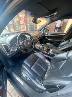 Porsche Cayenne - 4
